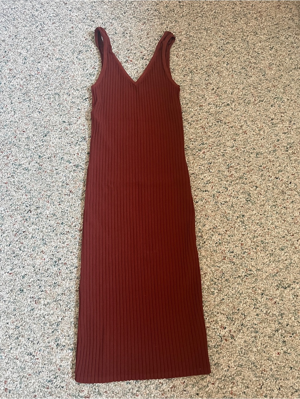 GAP Ribbed V-Neck Midi Dress in Wine